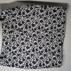CHAPS  Navy Floral print on White skirt - size 8